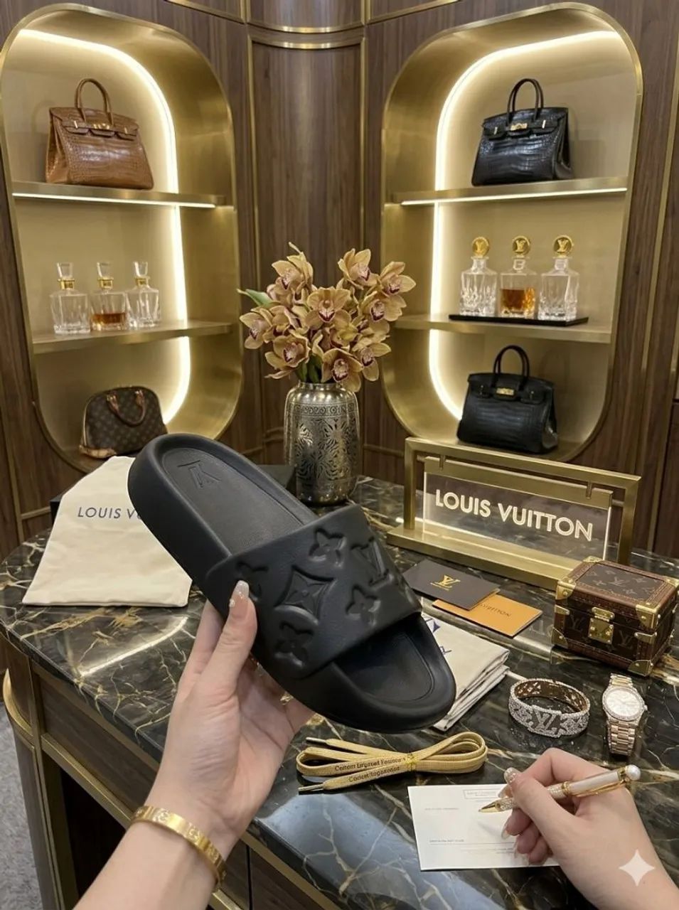 Chinelo Nuvem Louis vuitton  - Foto 2