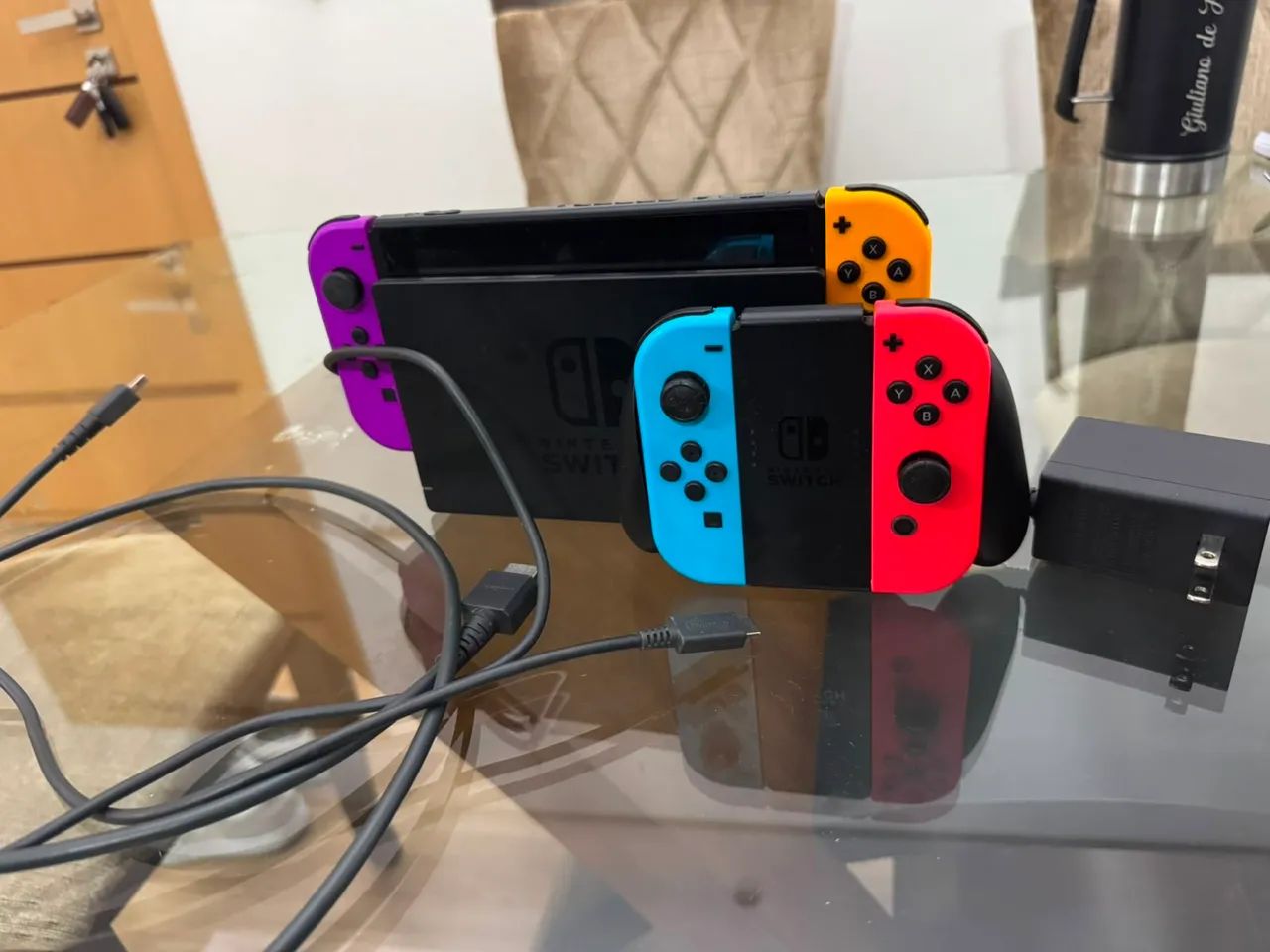 Nintendo Switch 01 com 02 controles 