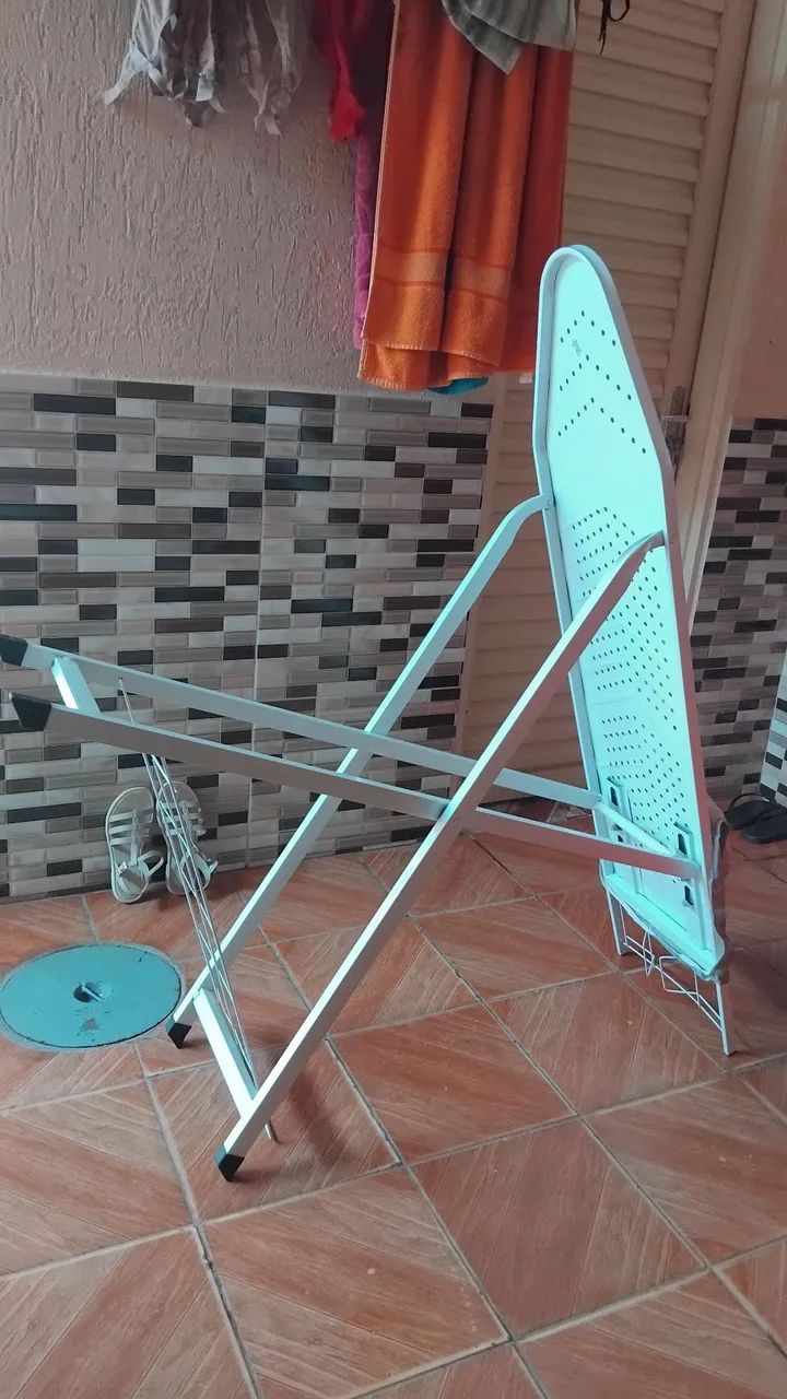 vendo tábua de passar de ferro bem coservada - Foto 2