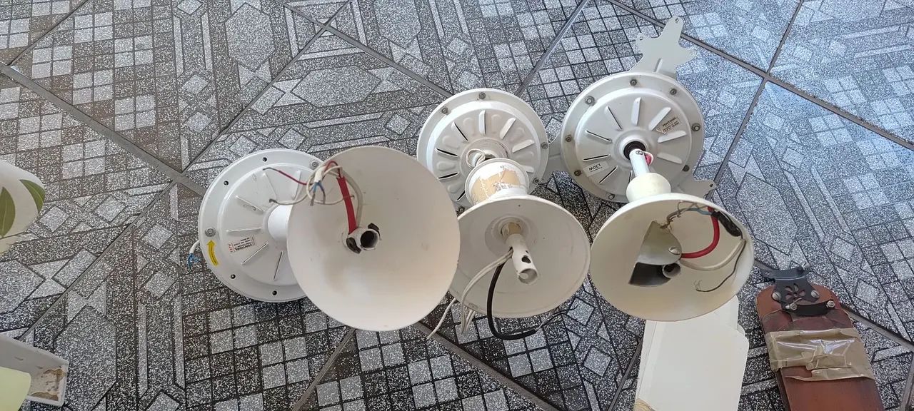 VENDO 4 VENTILADORES DE TETO FUNCIONANDO,BOM PREÇO, NÃO TEM AS LUMINÁRIAS  - Foto 4