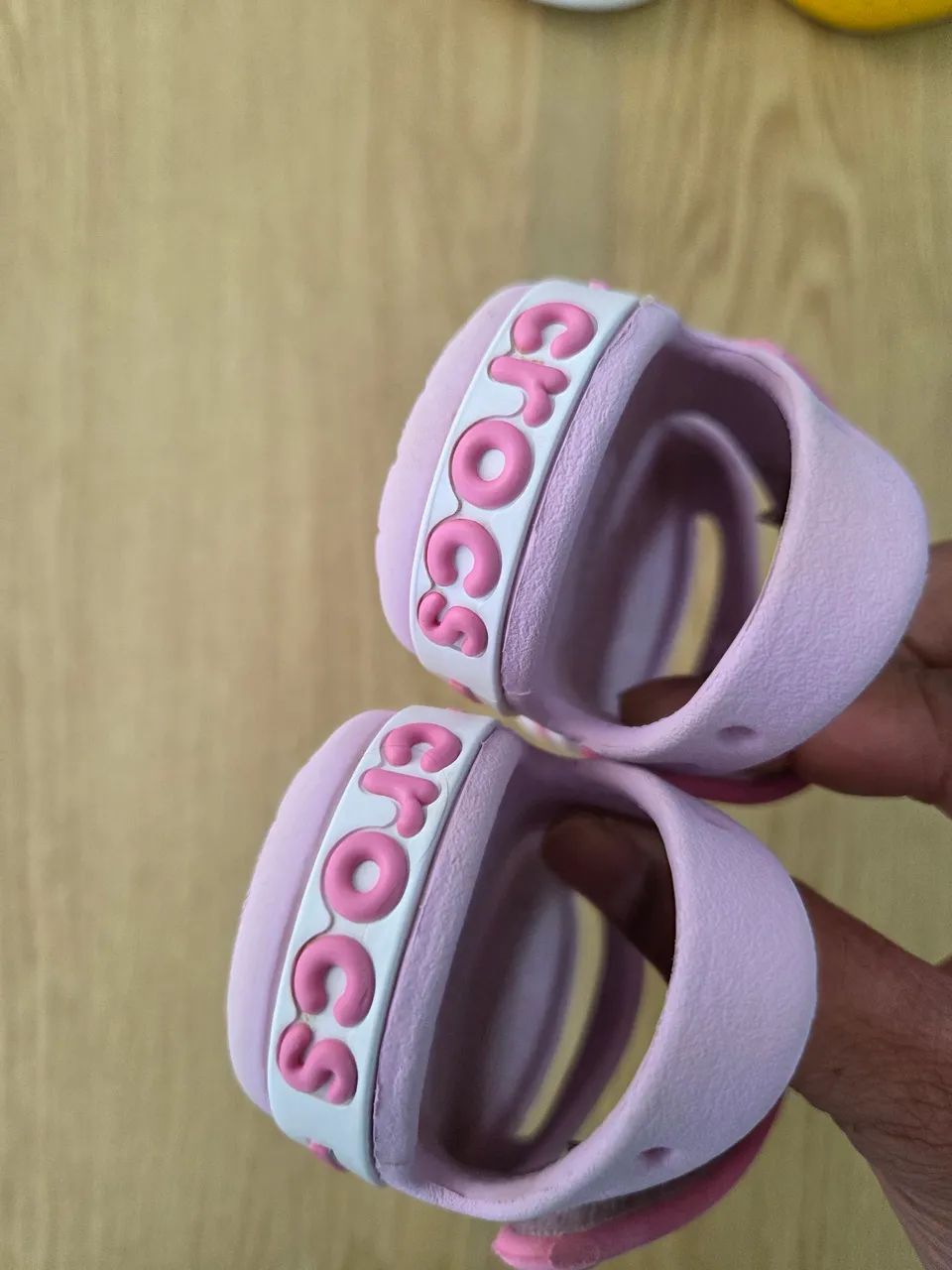sandália crocs lilás e rosa 23 - Foto 5