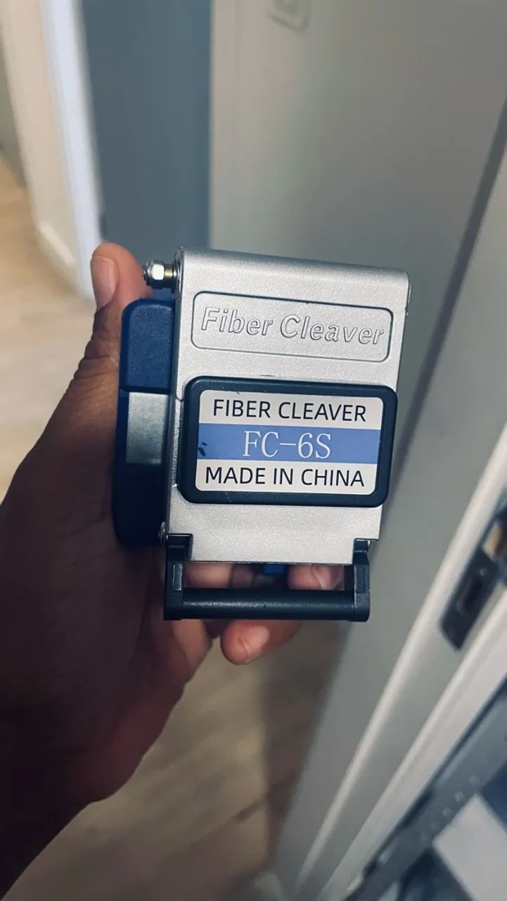 Fiber cleaver