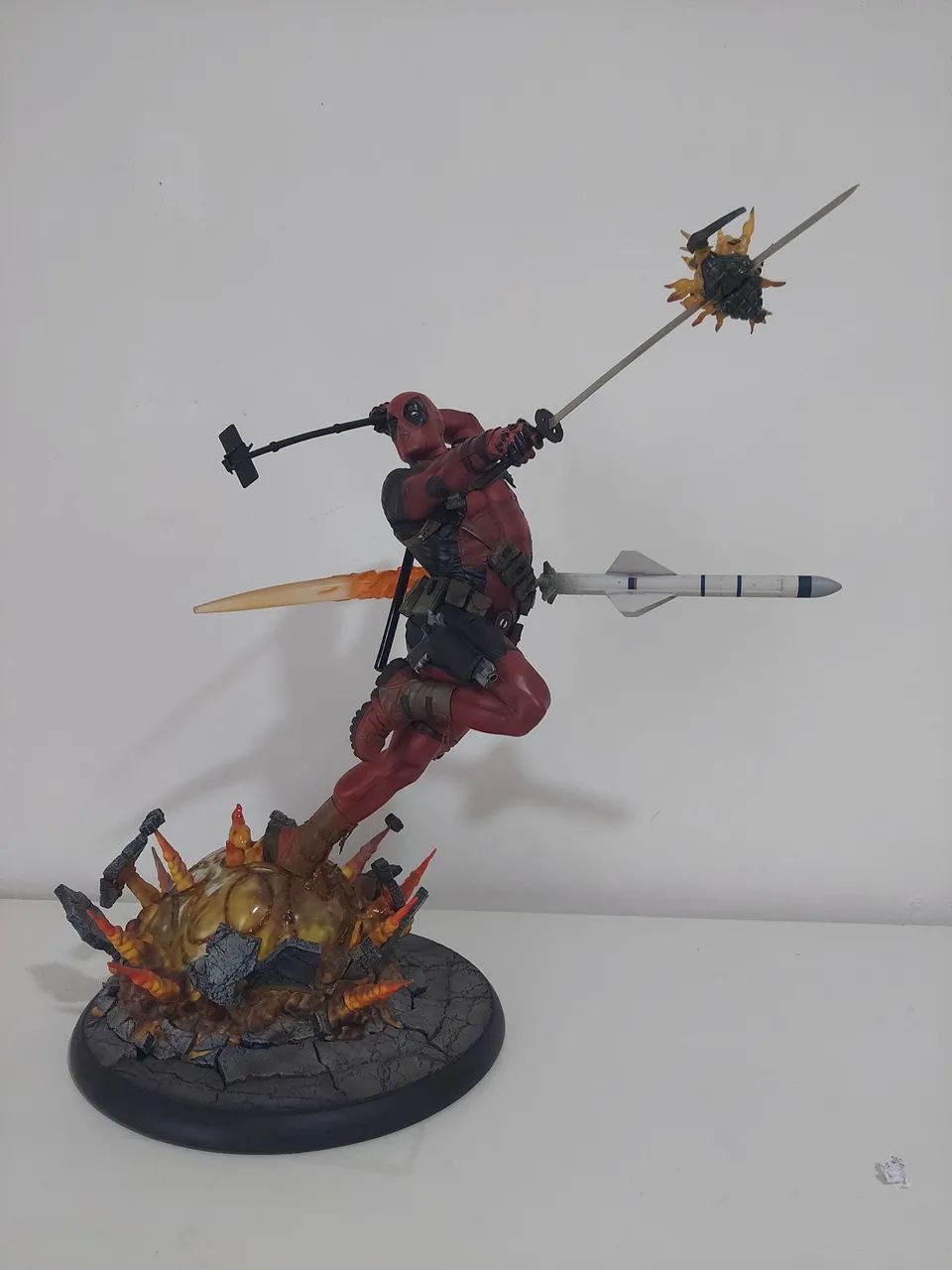Deadpool exclusivo Sideshow premium format sem caixa 