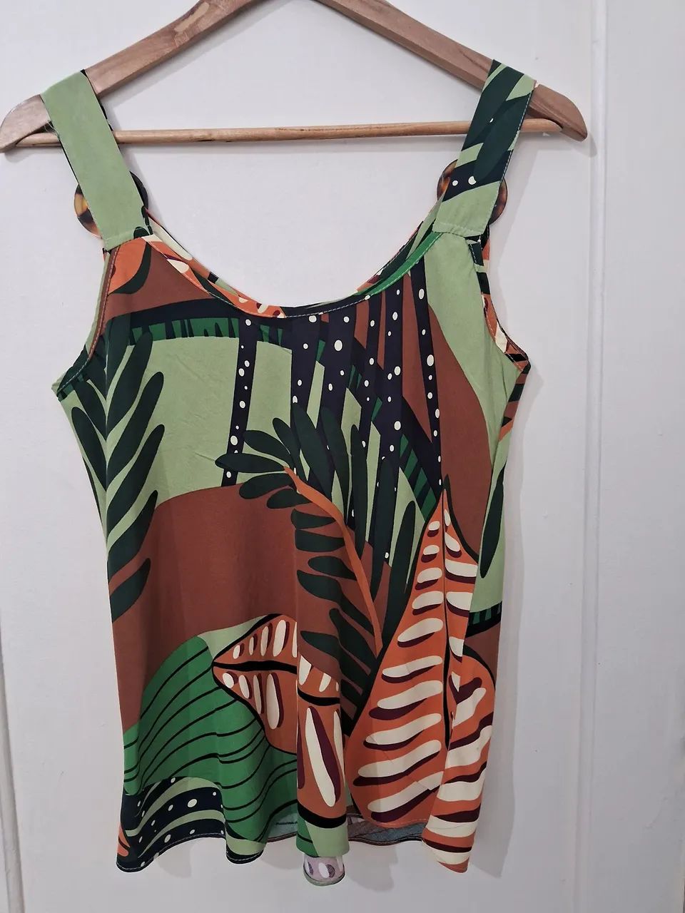 Blusa em viscose estampa tropical  - Foto 2