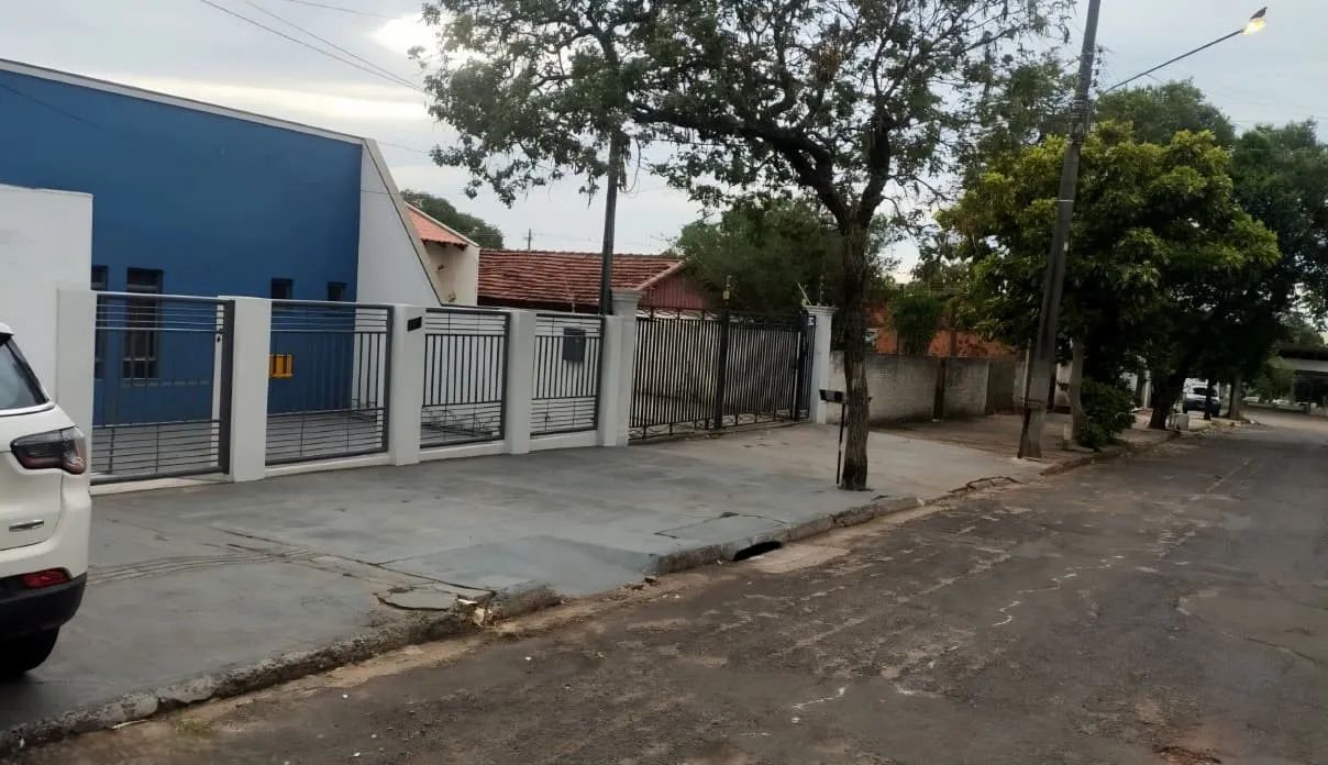 Sala Comercial para Venda em Naviraí, Centro, 1 dormitório, 2 banheiros - Foto 4
