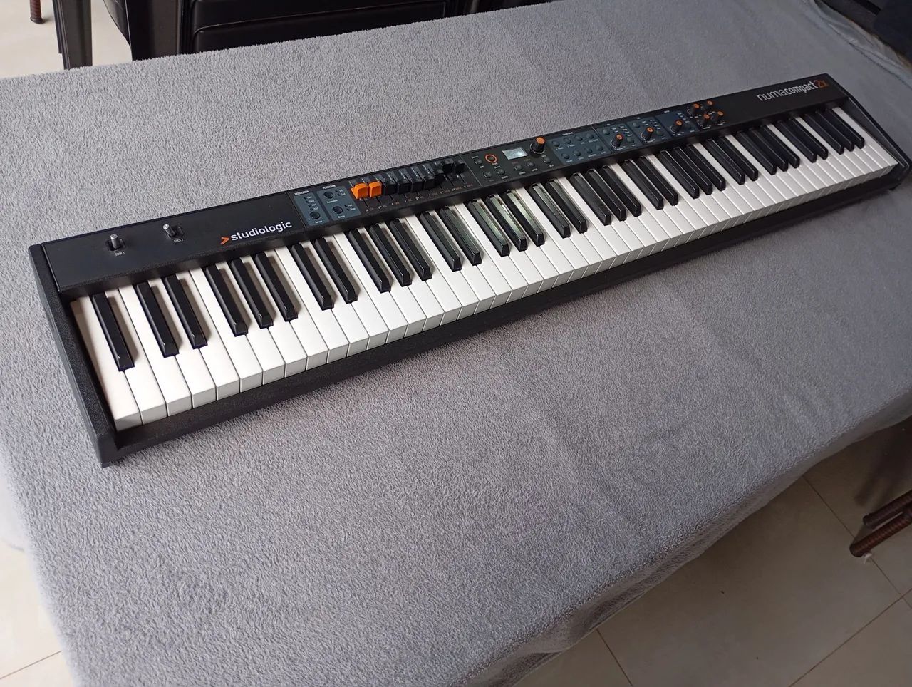 Piano digital Studiologic Numa compact 2x  - Foto 2