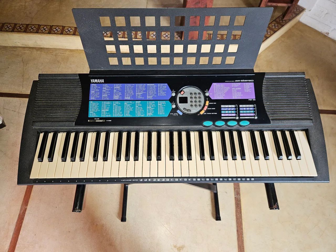 teclado YAMAHA psr-185 - Foto 2