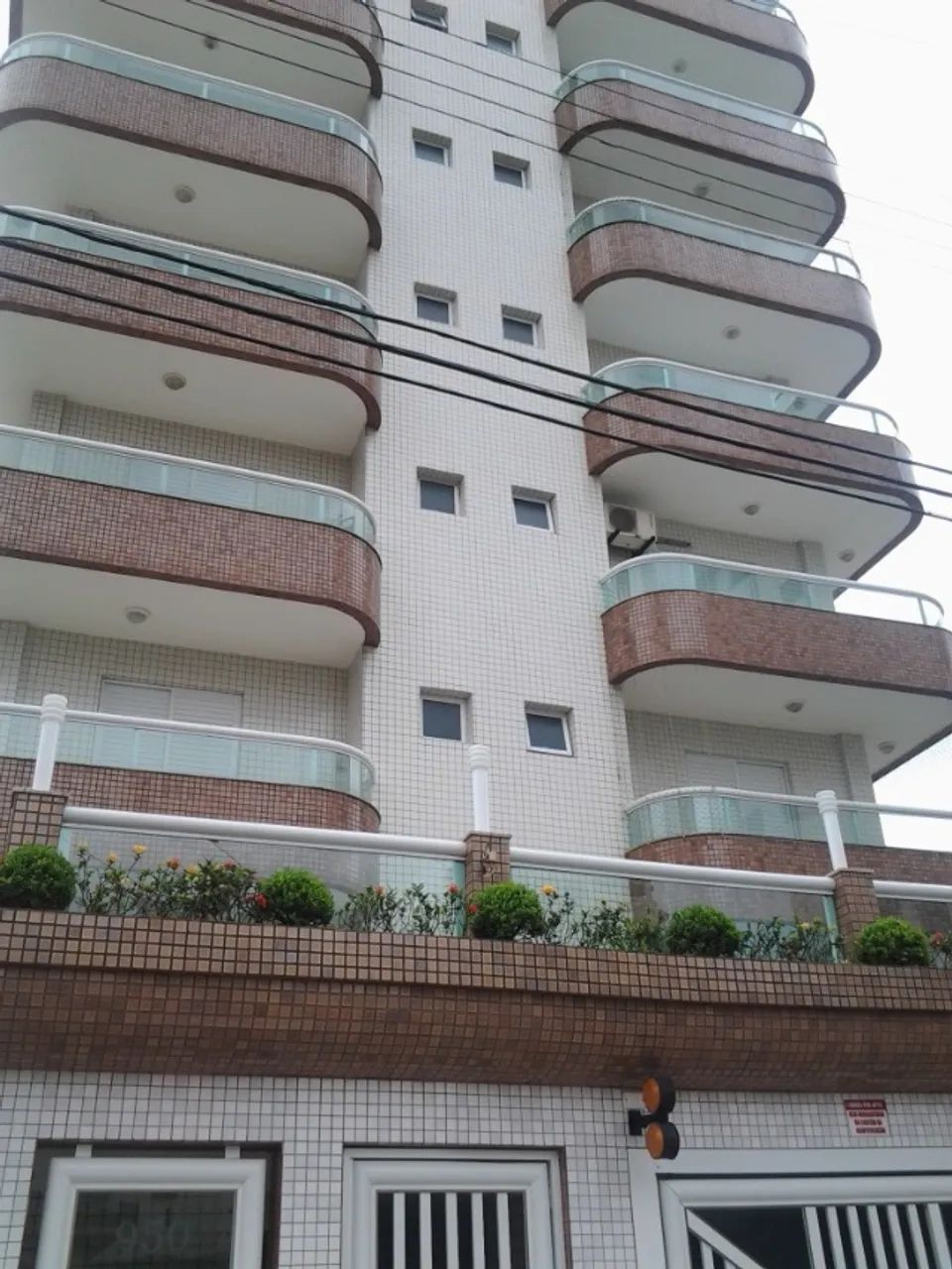 Apartamento temporada Praia Grande centro do Caicara, um quarteirão da praia, wi-fi