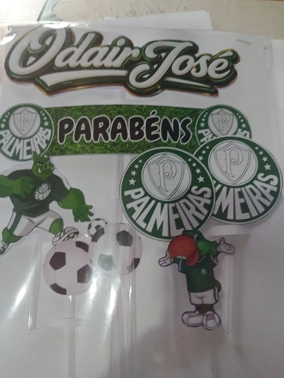 Topos de bolo personalizados com Personagens com Nome e idade - Foto 5