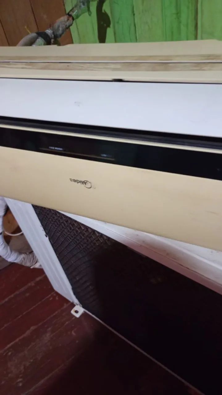 Vendo ar condicionado 9 mil BTUs 