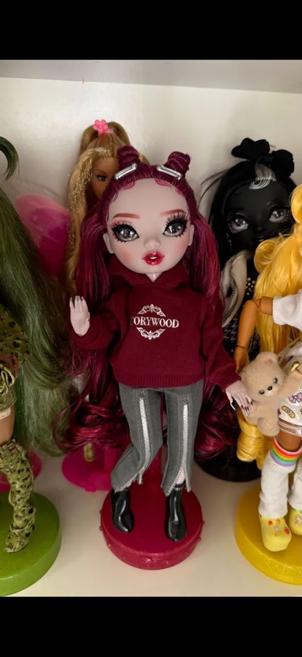 BONECA SHADOW HIGH / RAINBOW / SCARLET ROSE  - Foto 2