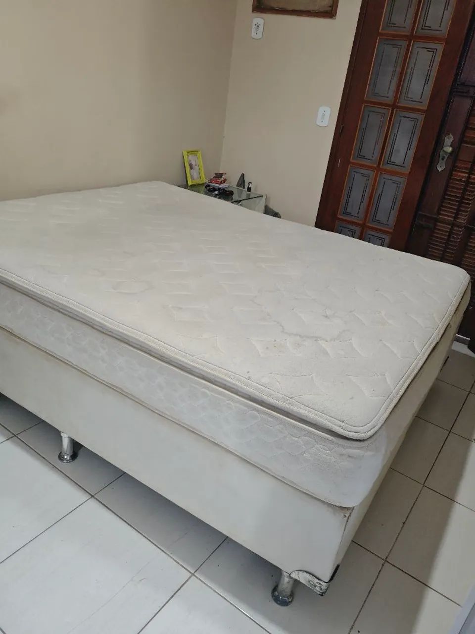 Cama Queen casal 