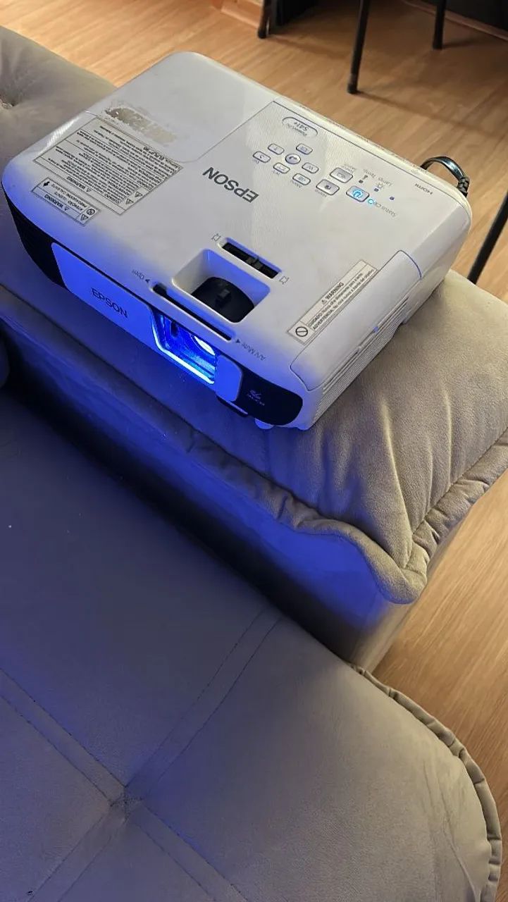 Projetor vendo ou troco peguei em divida  - Foto 5