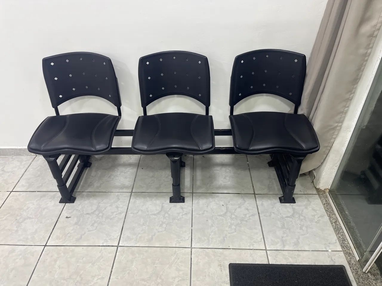 Poltrona recepção 3 lugares