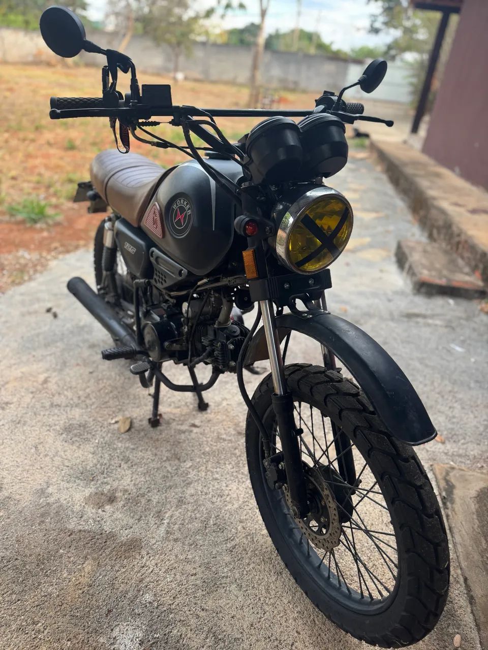 Shineray Worker 125cc estilo Scramble 