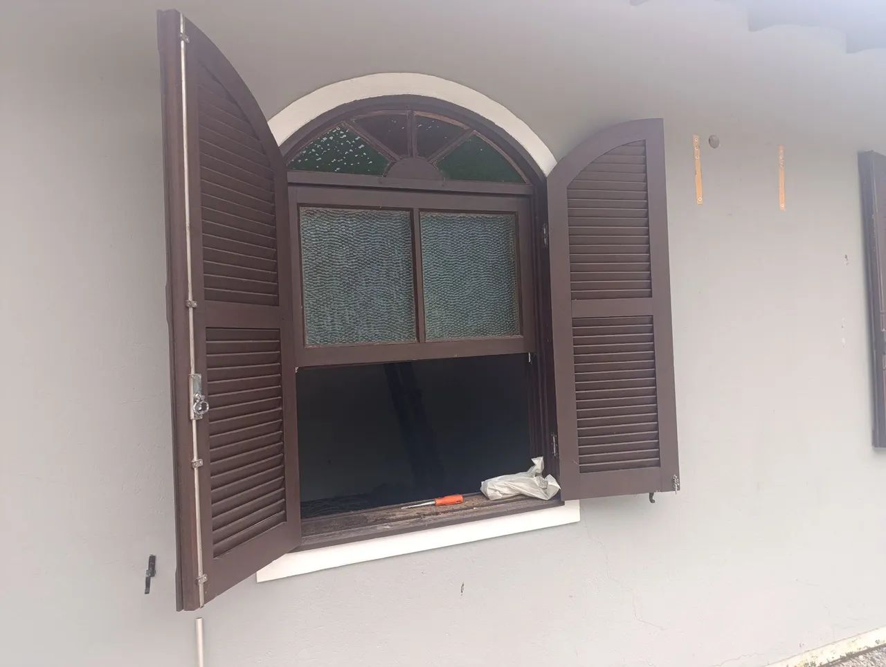 Janela madeira maciça  - Foto 2