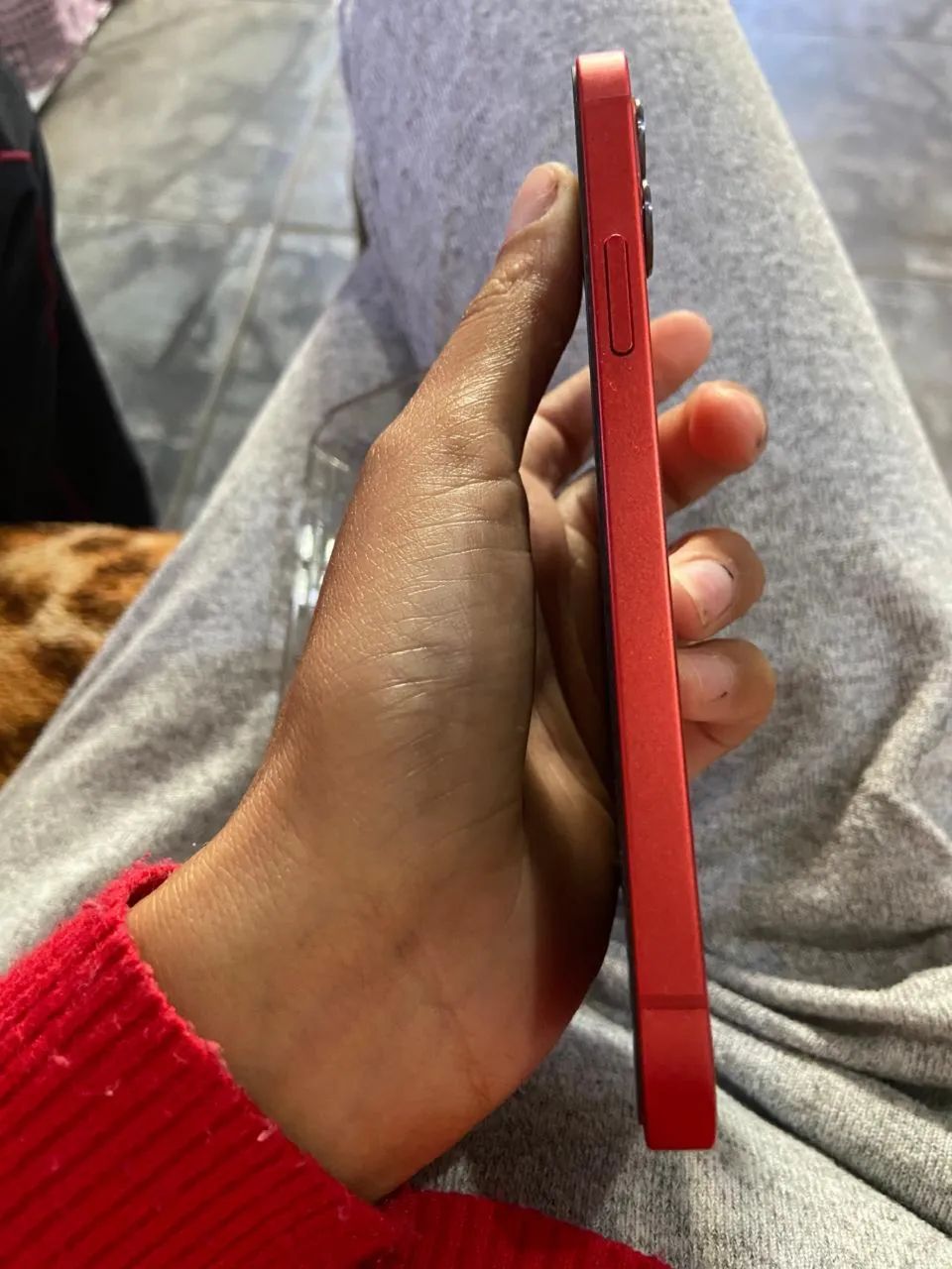 Vendo um iPhone 12 vermelho  - Foto 2