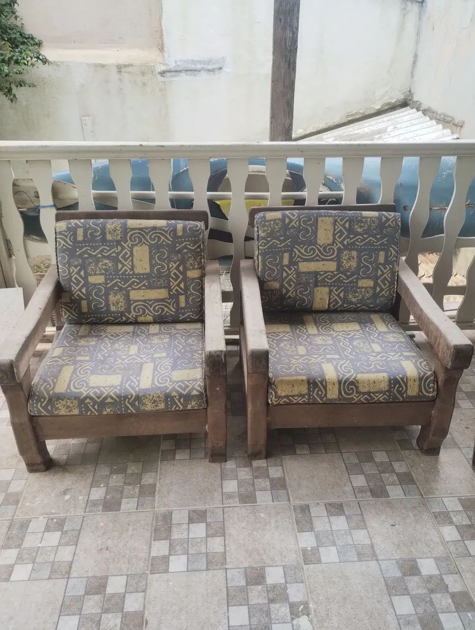 Vendo 2 belíssimas poltronas.
