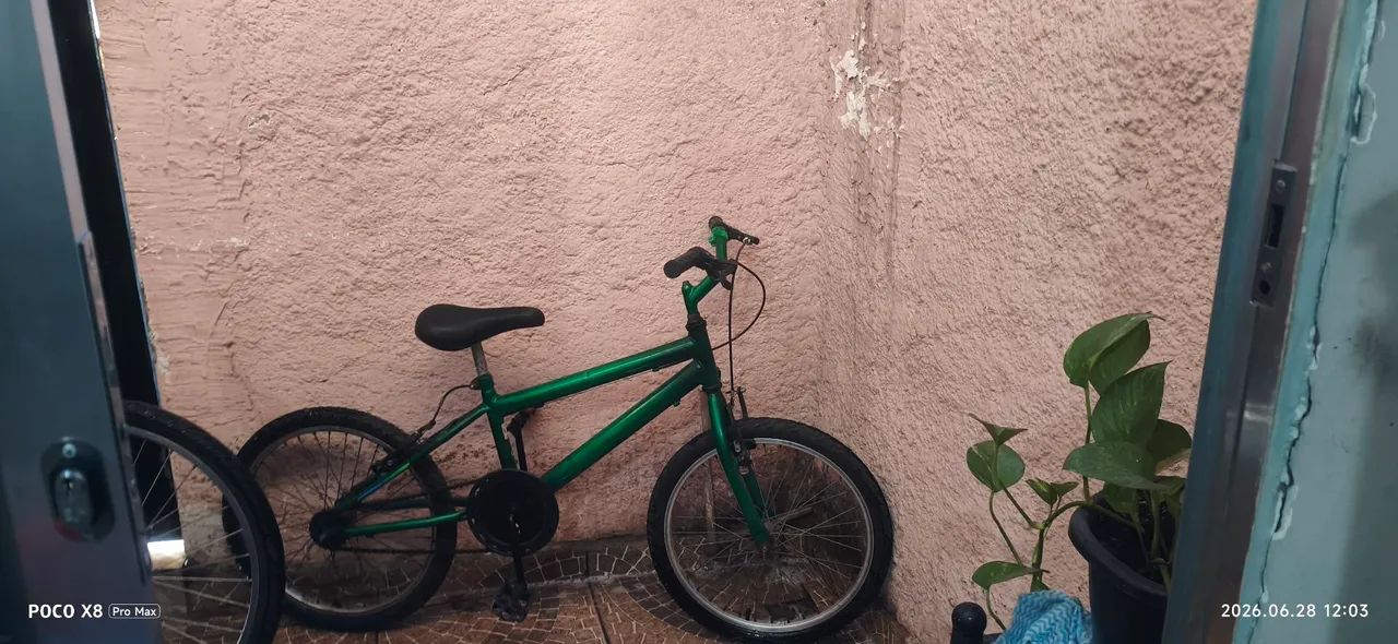 Bicicleta aro 20 nova , verde . - Foto 2