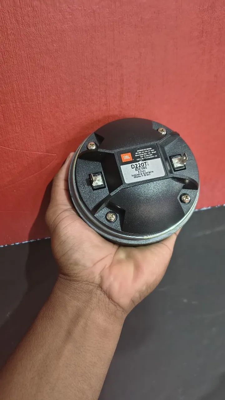 Vendo D220 t.i novinha <br>Toda original <br>Valor 200 <br>1 unidade