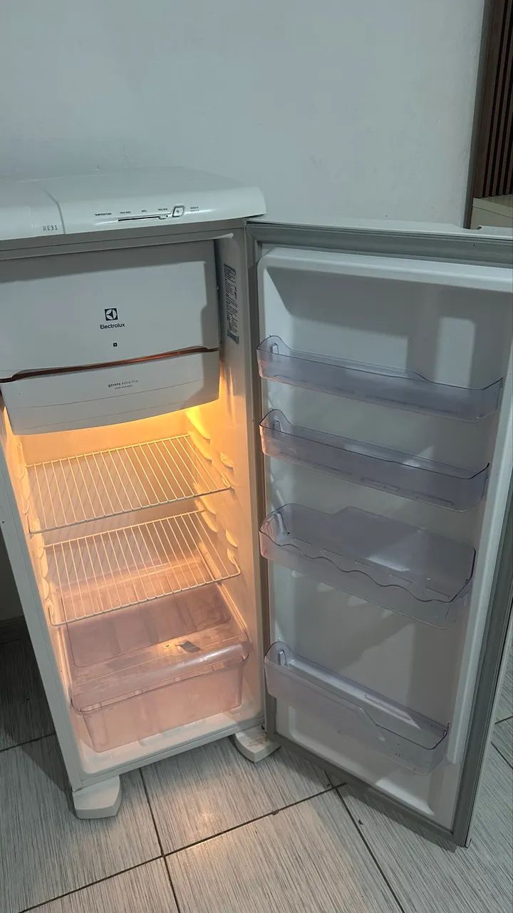 Geladeira Electrolux RE31  - Foto 4