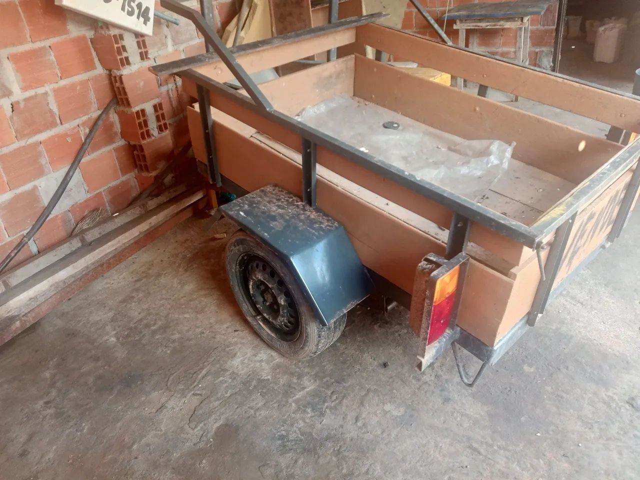 Vendo reboque seminovo para carro