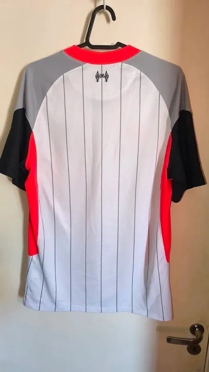 Camisa Liverpool Nike Air Max 2020-21 - Foto 2