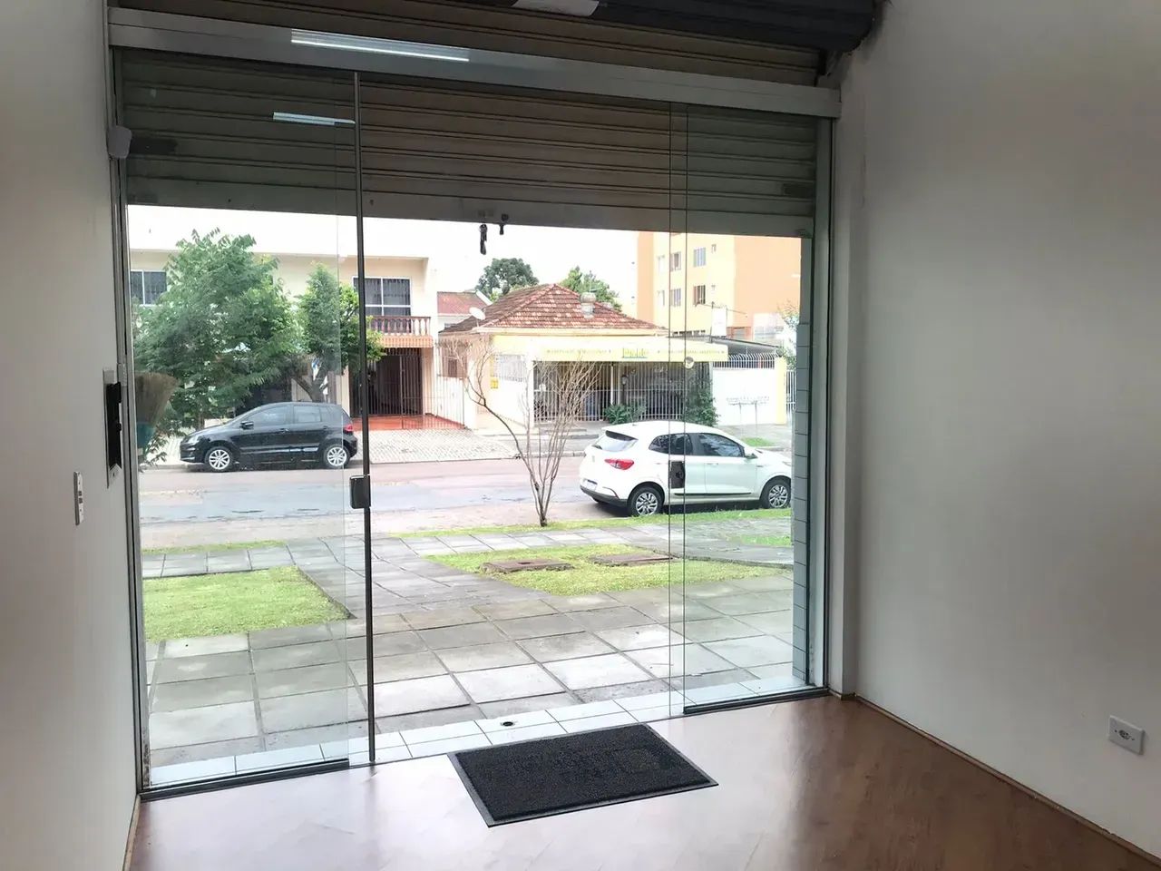 Loja 58m2 com divisórias- Vila Izabel - Curitiba - PR - Foto 2