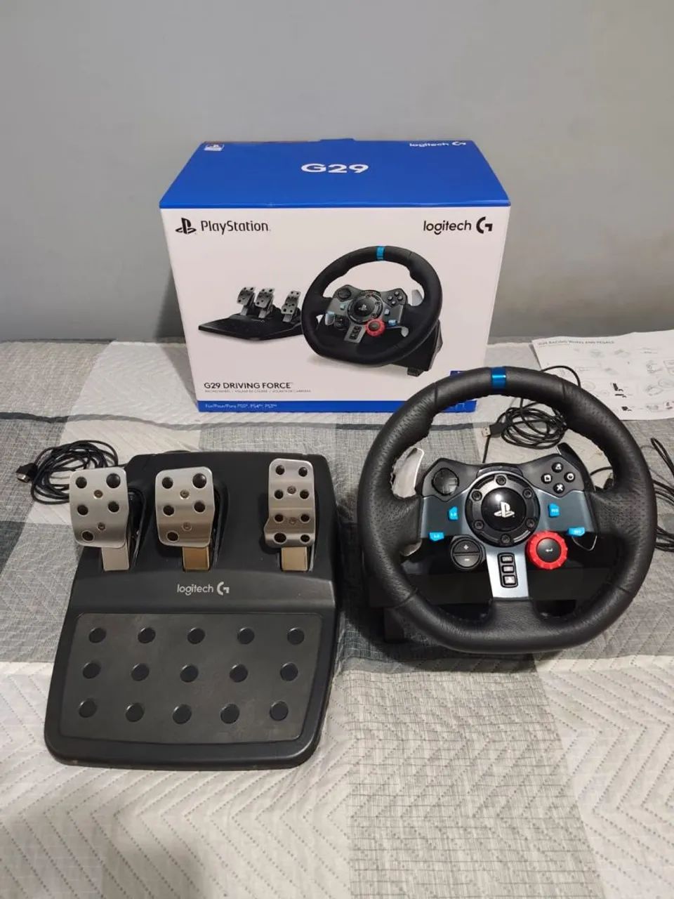 Logitech G29(Volante + Pedais)