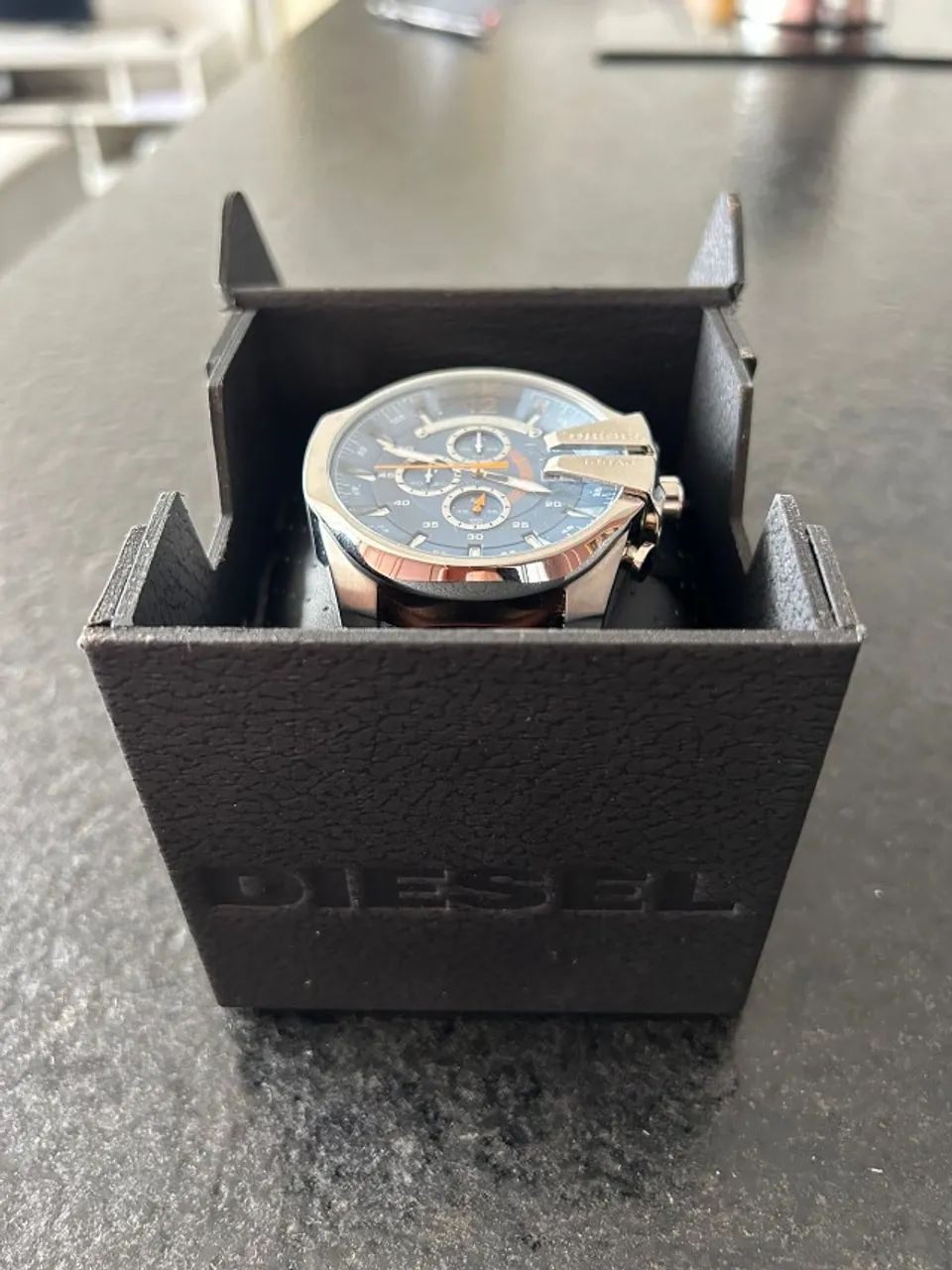 Relógio Diesel Mega Chief com Pulseira de Couro - Foto 2