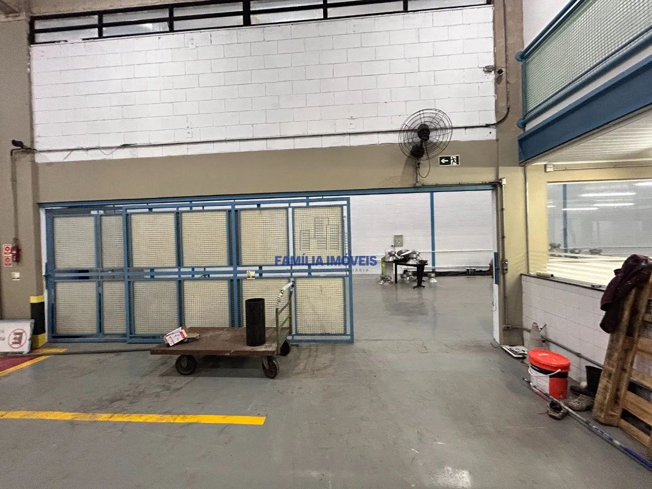 Prédio com galpão para alugar de 1.100 m² na Vila Mathias Santos