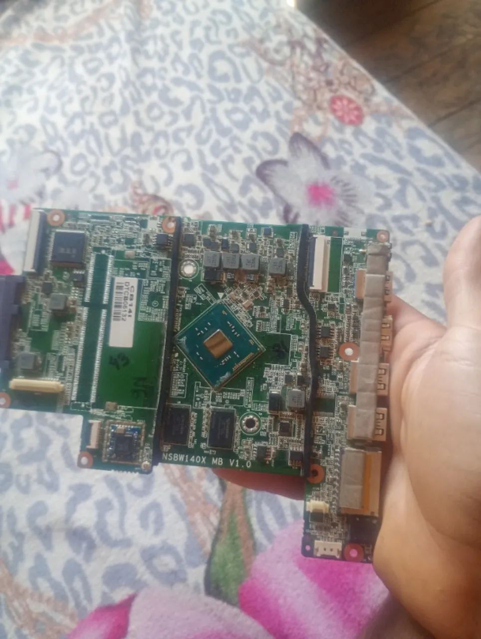 Placa-mãe Notebook ? Celeron N2830 ? Para peças ou conserto - Foto 2