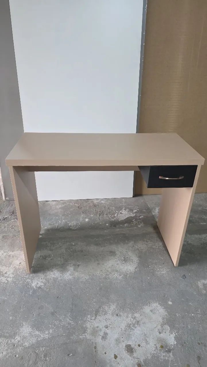 Mesa escritório com gaveta 