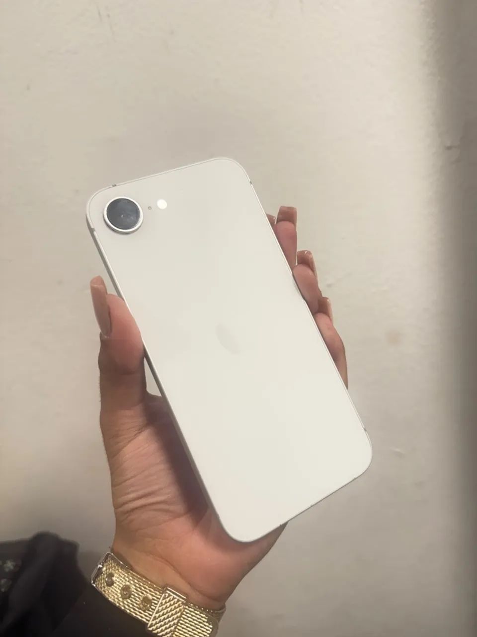 iPhone 16e