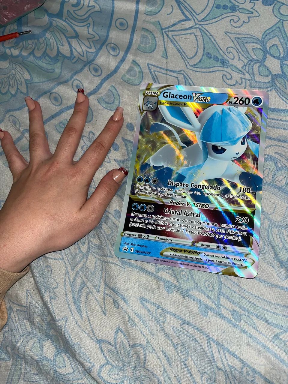 Carta da Glaceon V-astro gigante original - Foto 3