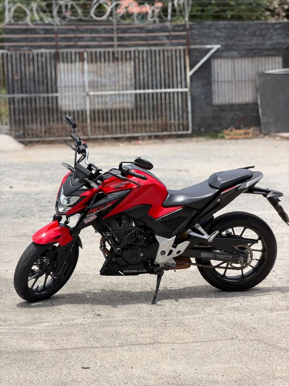 Cb 300 f 
