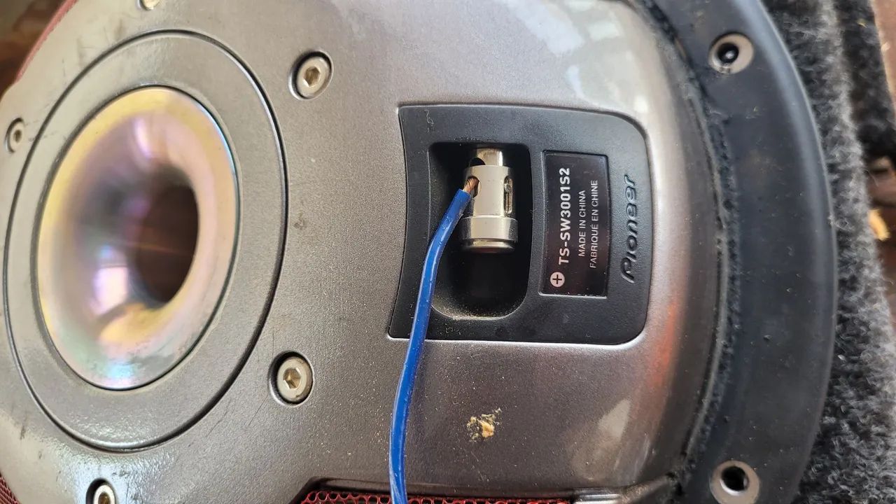 Caixa de som interna hilux - Foto 2