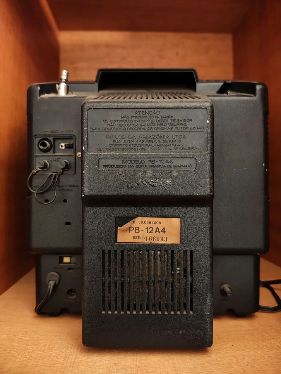 Tv Philco outro e branco 12 polegadas colecionador - Foto 2