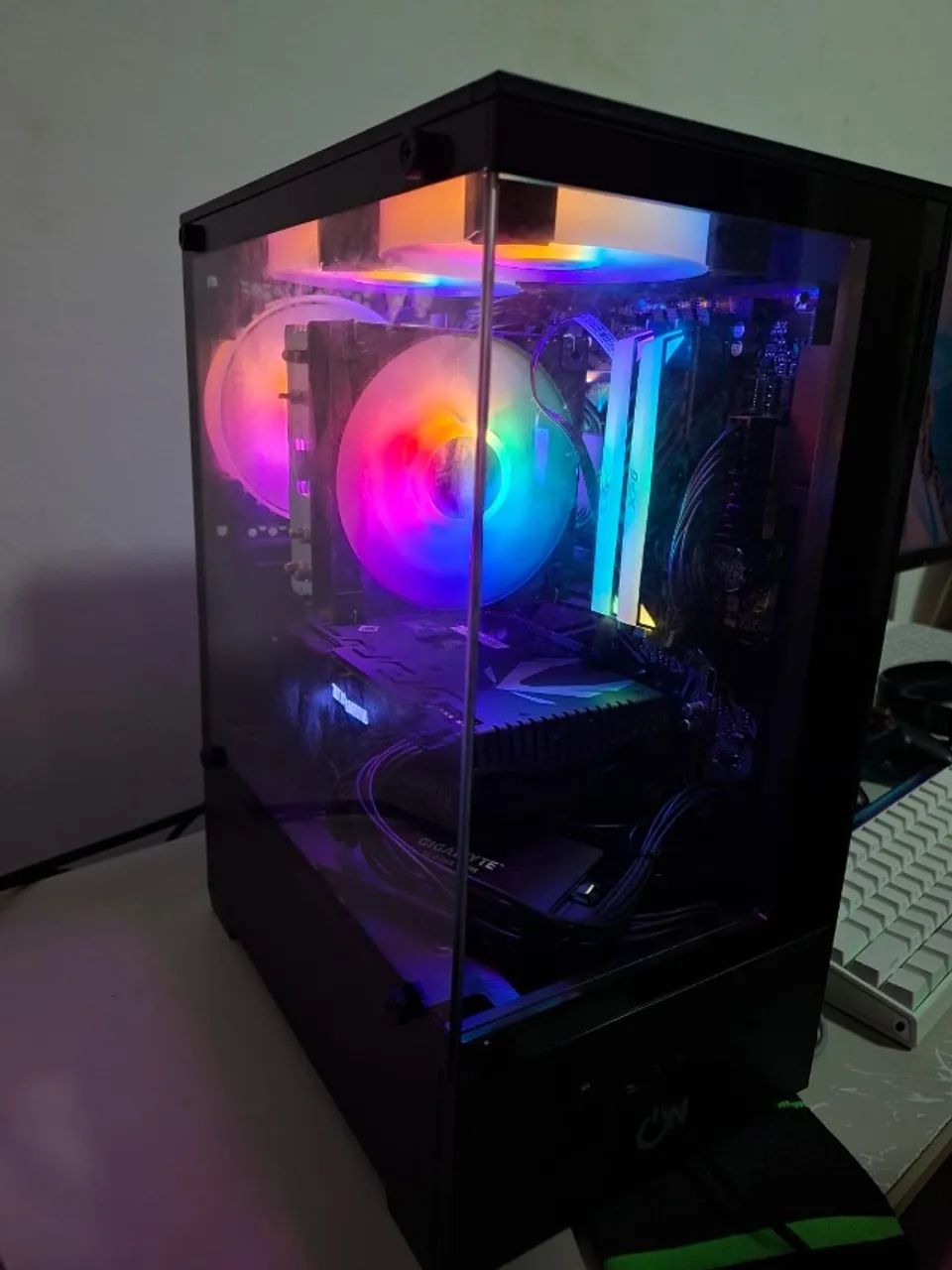 Gabinete com 3 ventoinha RGB