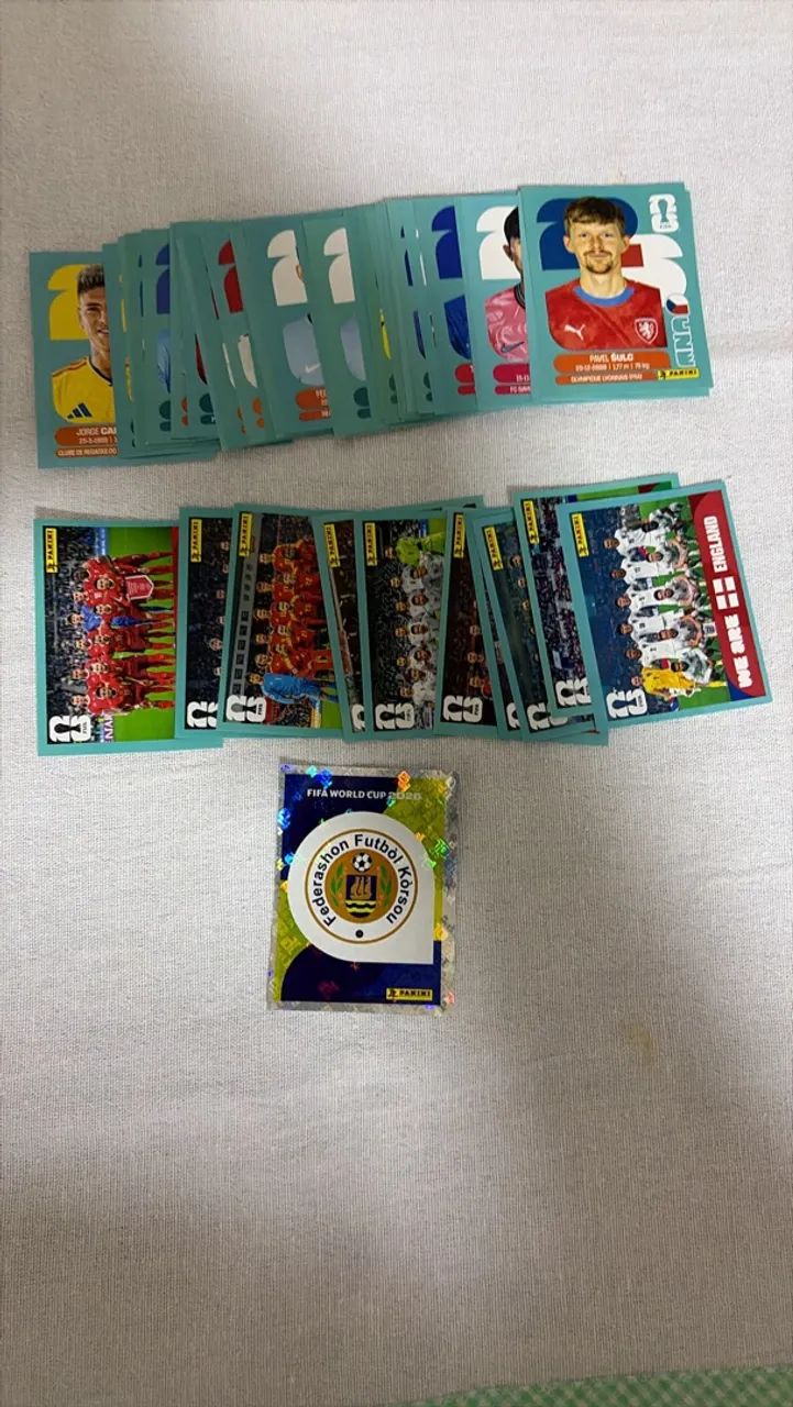 Kit 100 figurinhas da copa sem repetições 