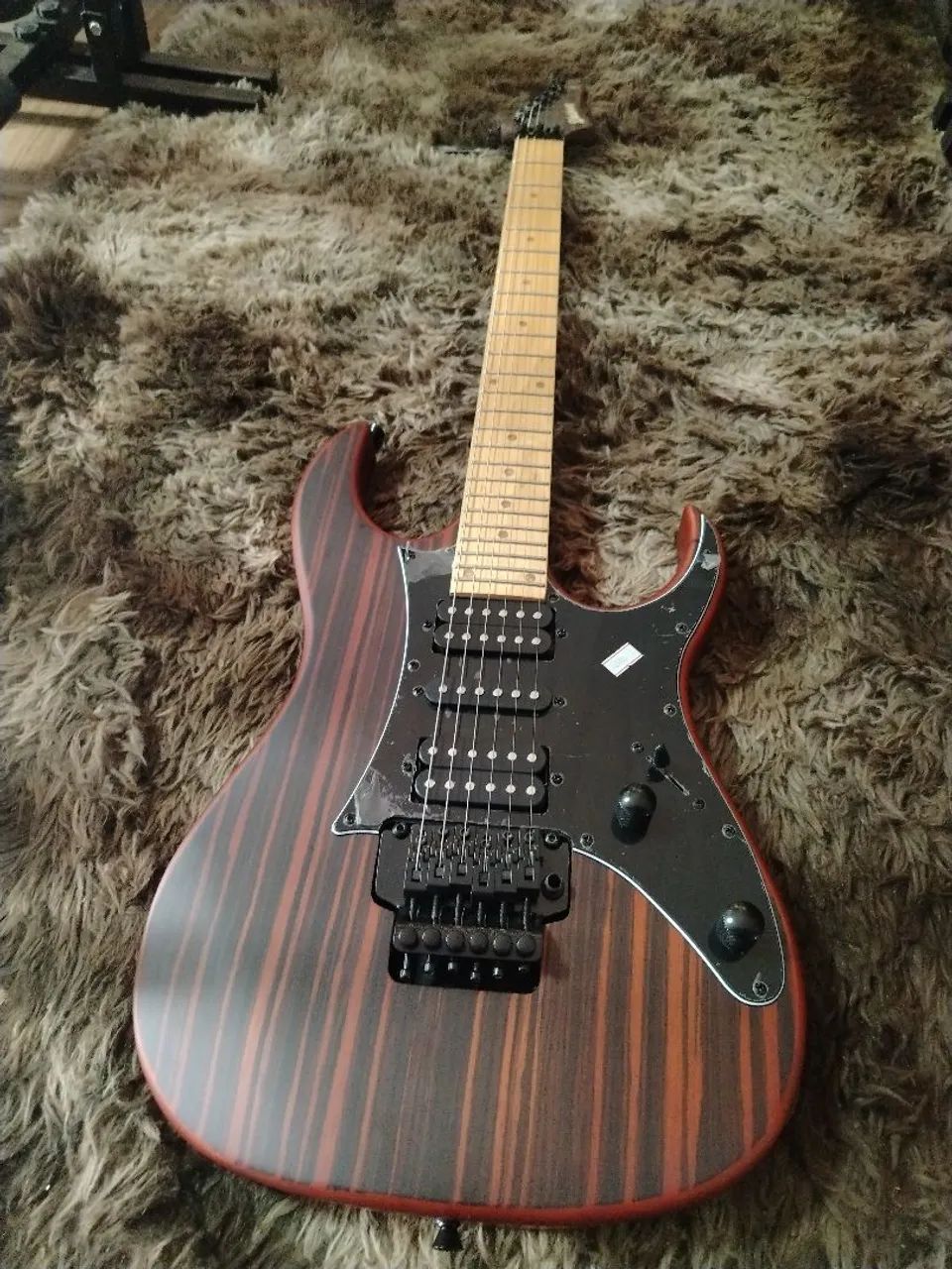 Guitarra super strato Waldman