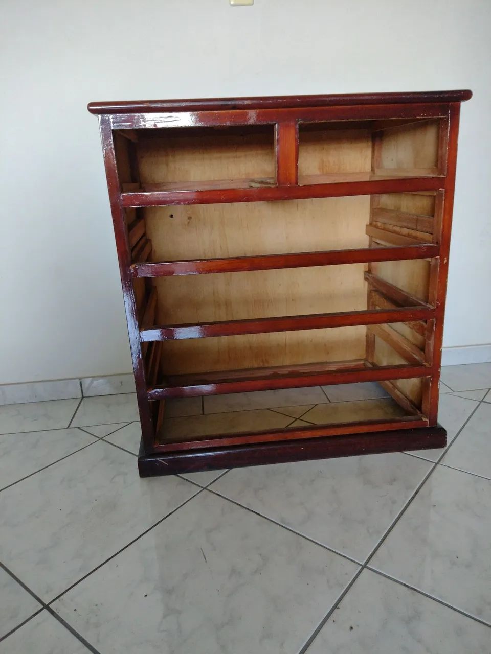 Cômoda em MDF - 6 gavetas - Móvel para Quarto - Conservada  - Foto 5