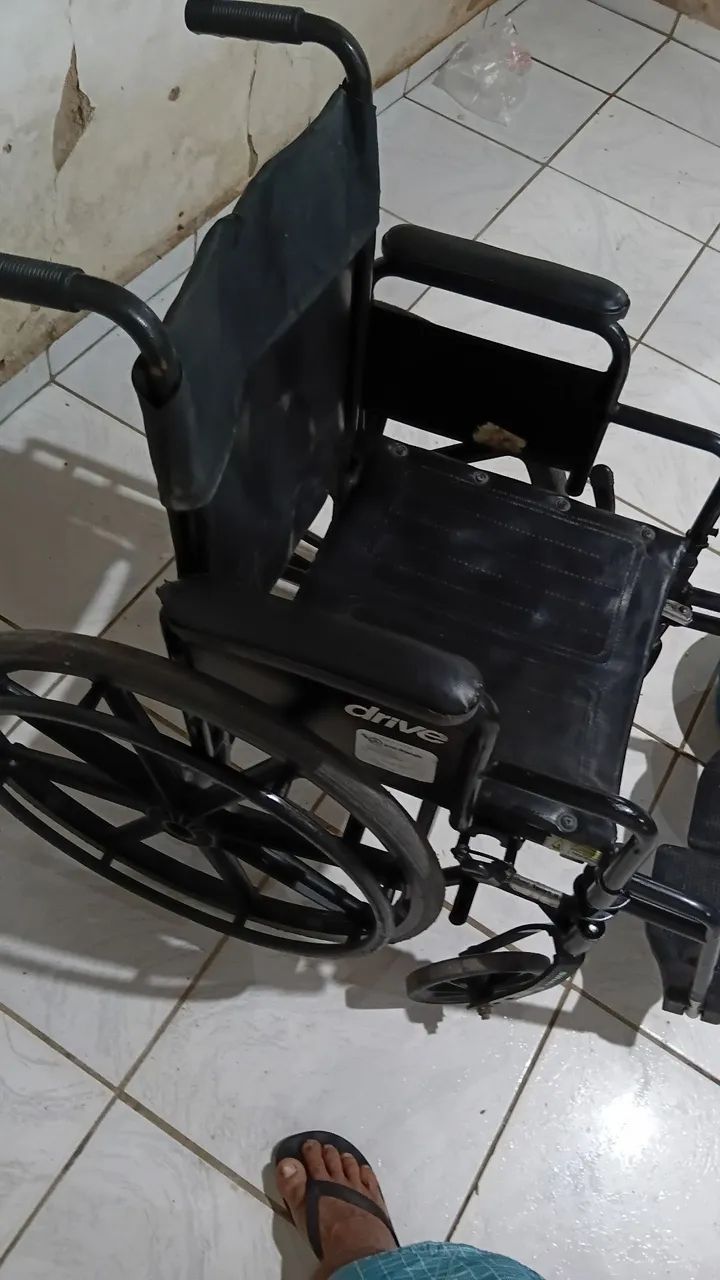 Cadeira de roda - Foto 2