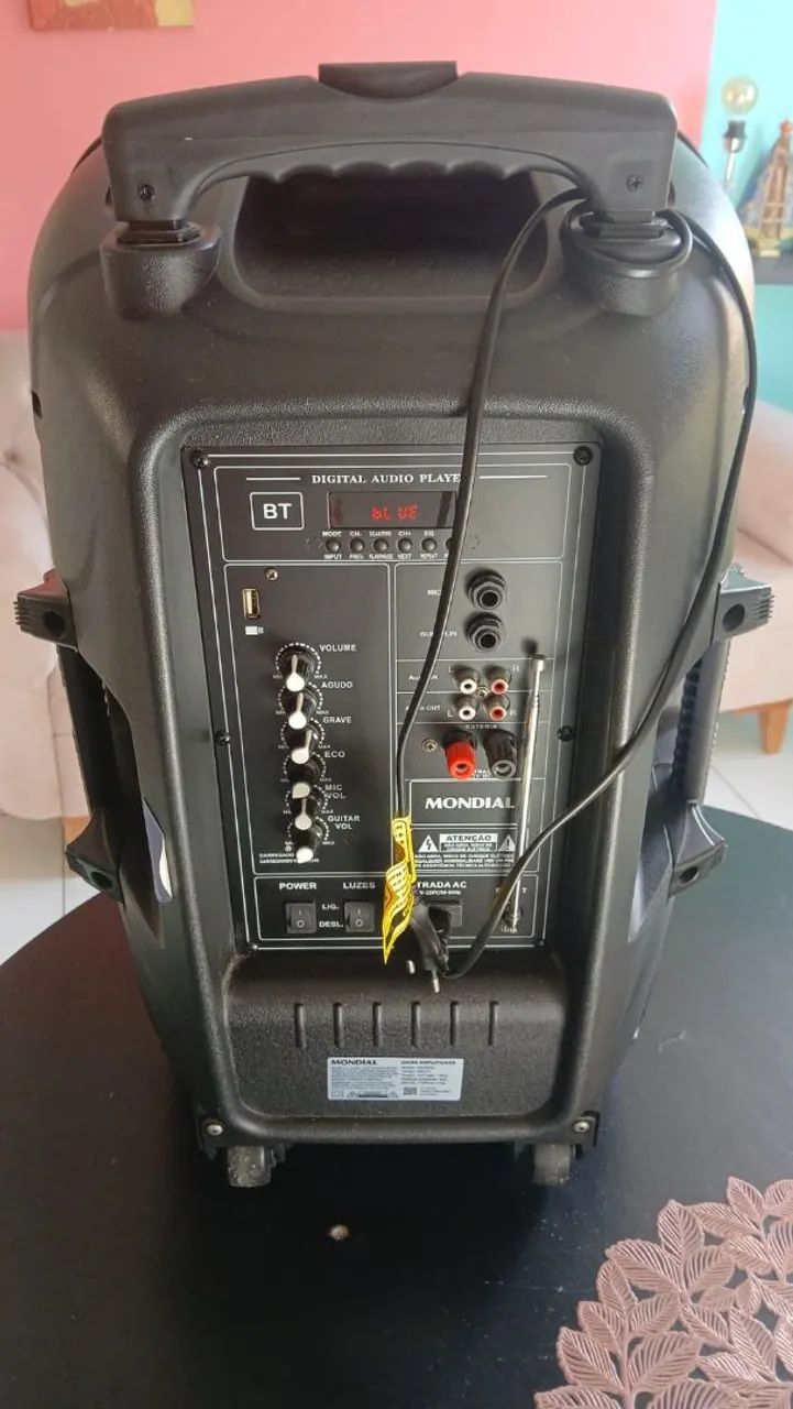 Caixa de som amplificada 