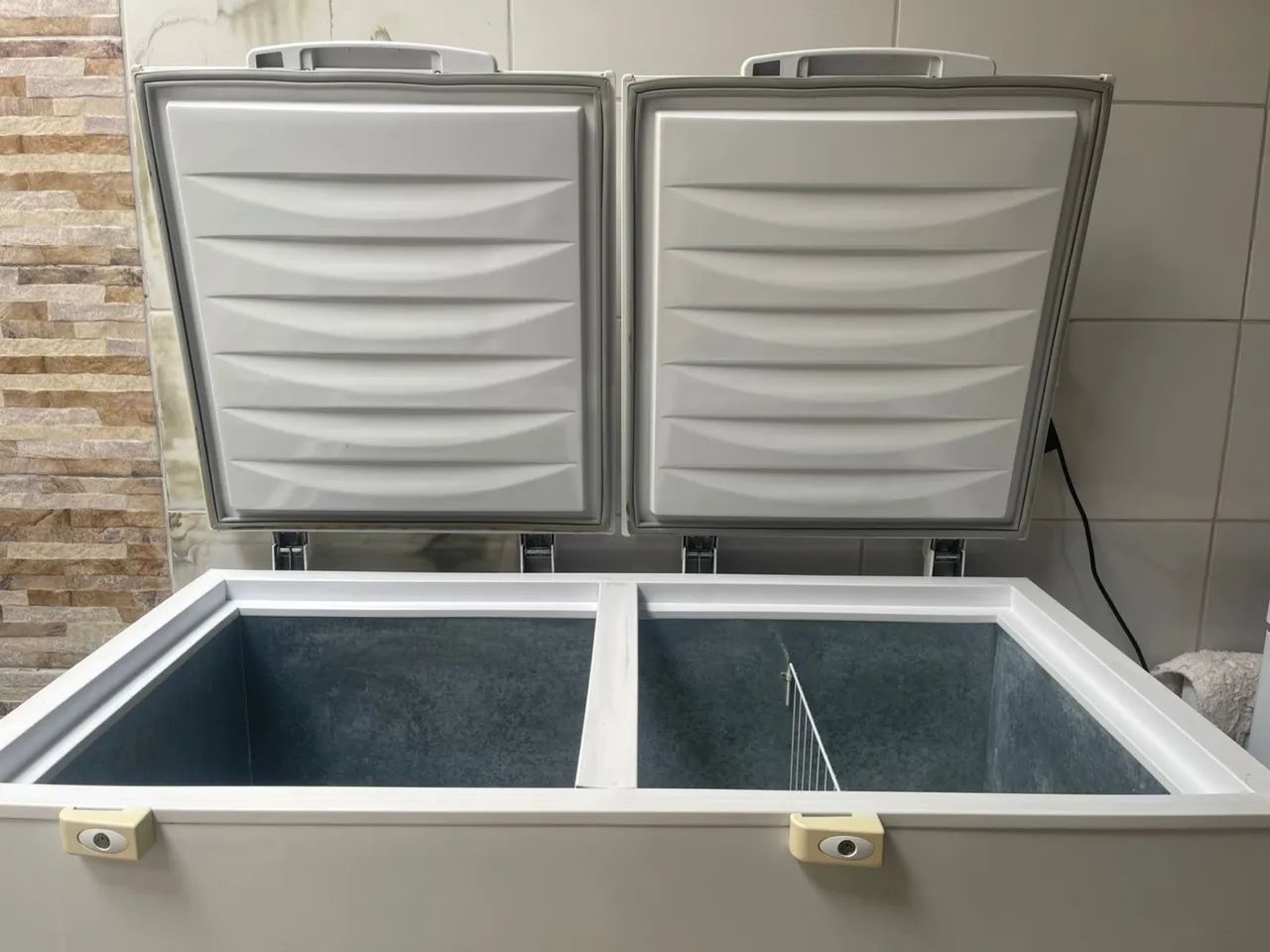 Freezer Electrolux 400 Litros - 2 portas - Geladeiras e Freezers