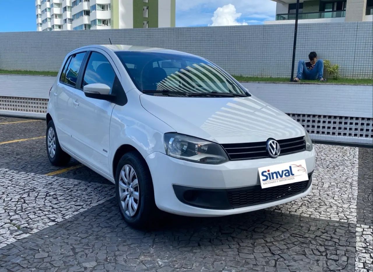 Volkswagen Fox Fox 1.0 Mi Total Flex 8V 5p 2014