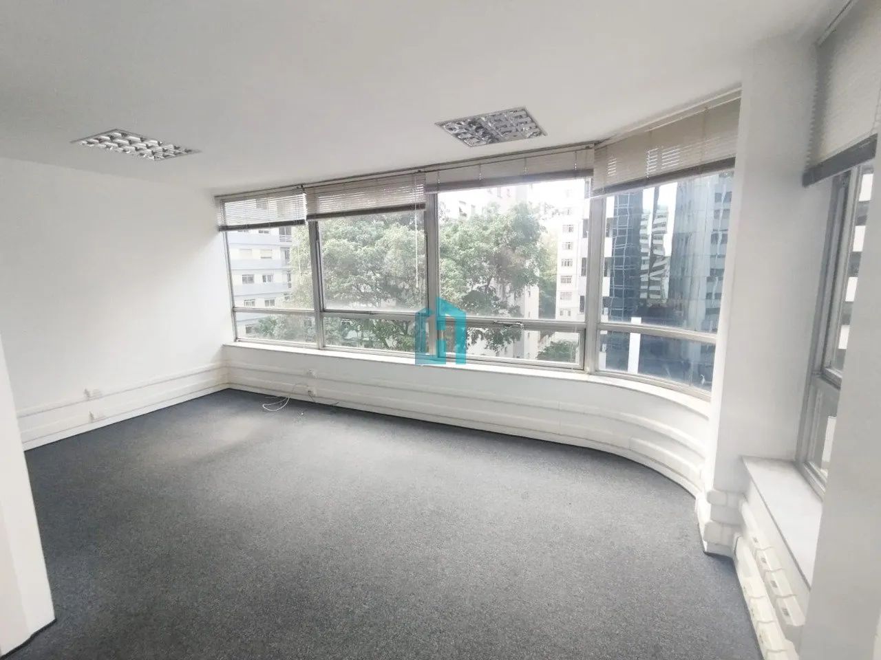 Maravilhoso Conjunto Comercial Al. Santos - Foto 2