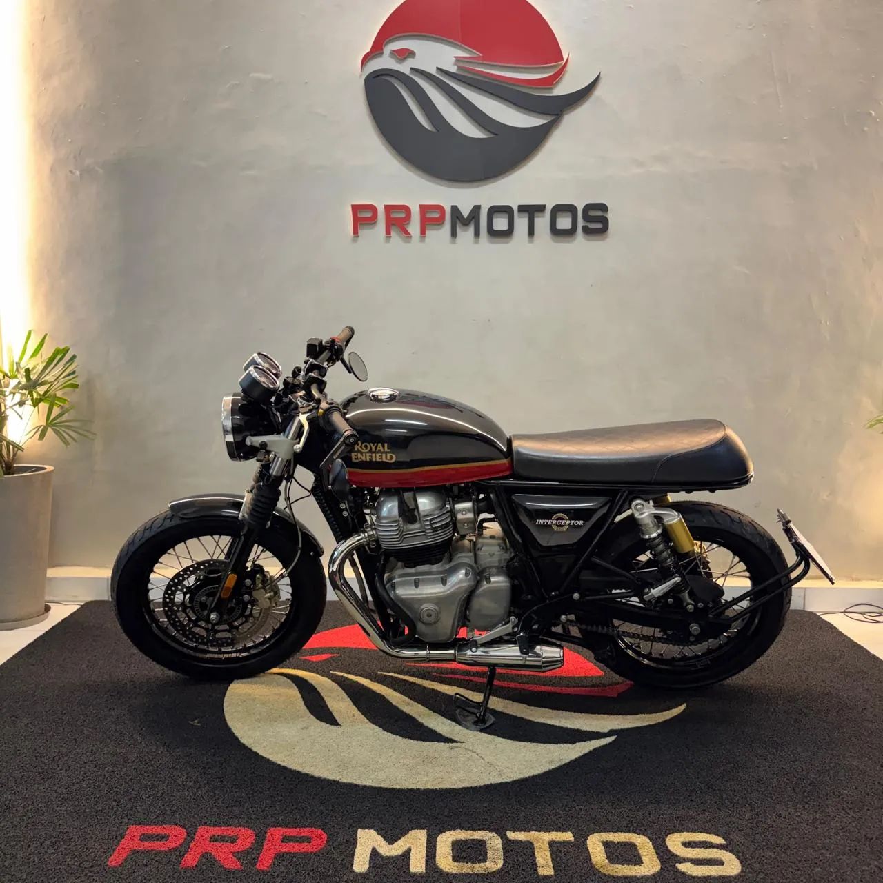 Royal Enfield Interceptor 650 Custom  - Foto 5
