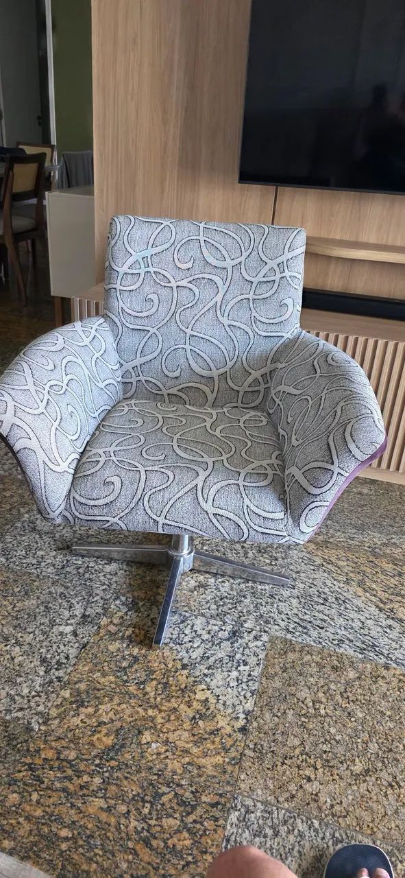 Par de poltronas e mesinha de apoio para sala de estar - Foto 2