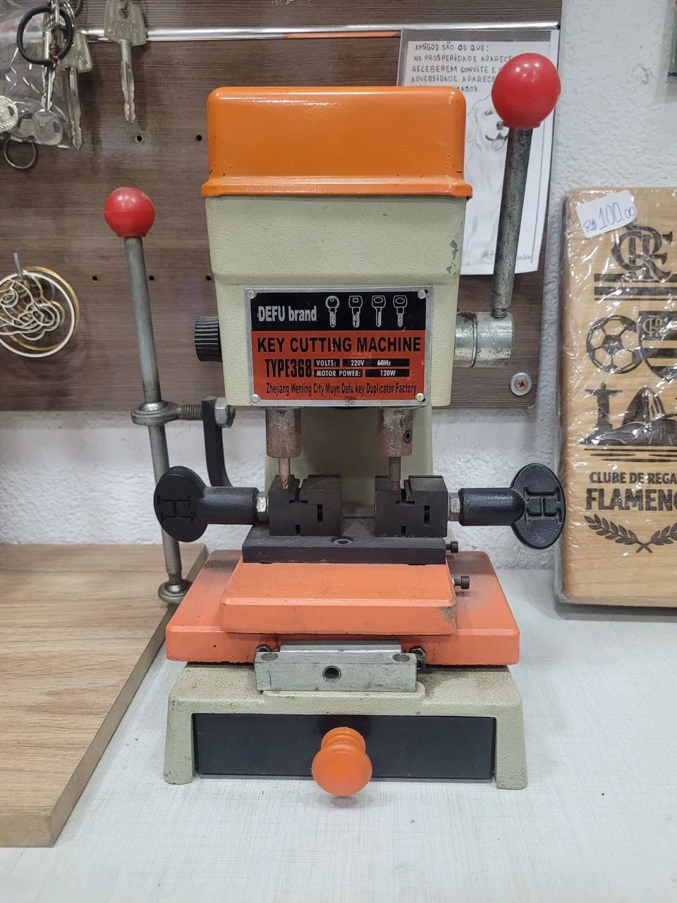 Maquina pantografica para chaveiros